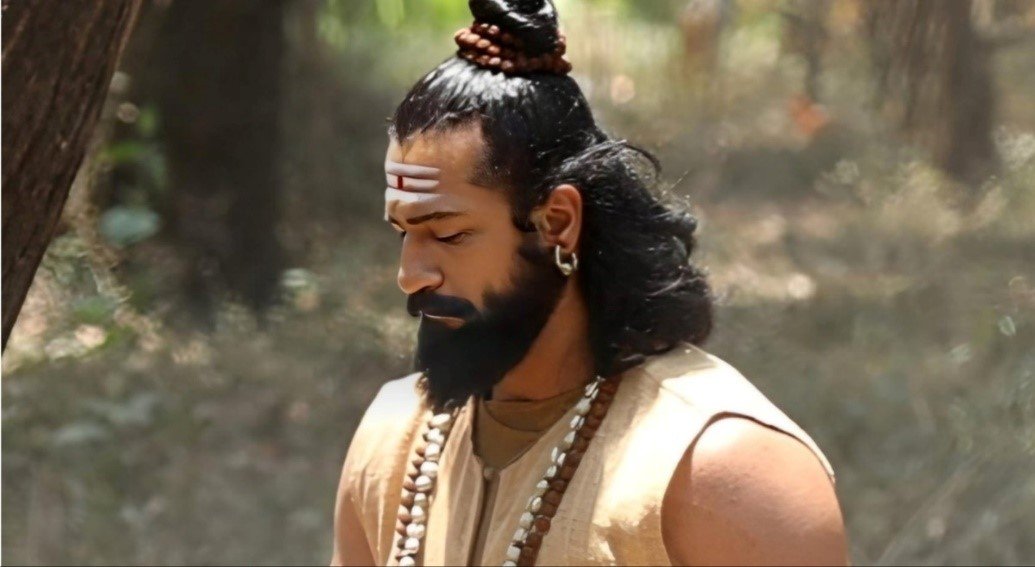 Chhava: Laxman Utekar की फिल्म में Chhatrapati Sambhaji Maharaj के रूप में Vicky Kaushal की लम्बे बालो में हुई पहली तस्वीर लीक…………
