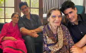 manish malhotra and his mother
